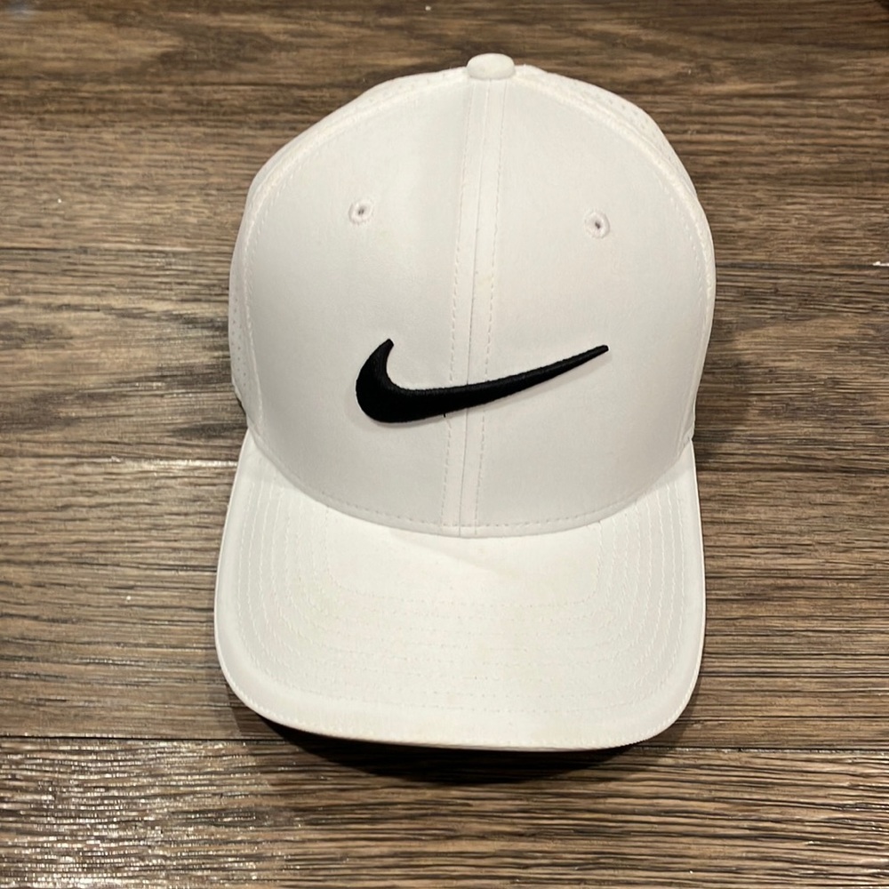 White Nike hat - Small/medium